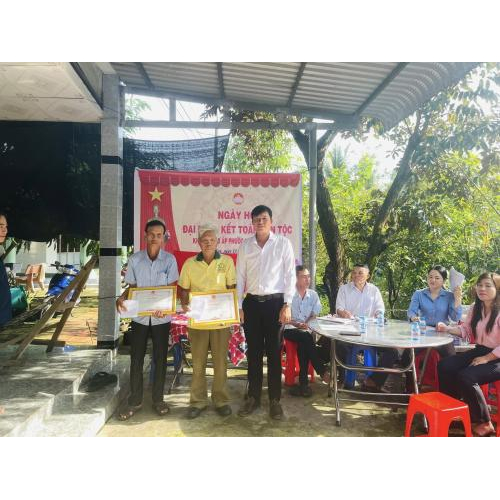 ỦY BAN MẶT TRẬN TỔ QUỐC VIỆT NAM XÃ VĨNH TUY TỔ CHỨC THÀNH CÔNG NGÀY HỘI ĐẠI ĐOÀN KẾT TOÀN DÂN TỘC NĂM 2025